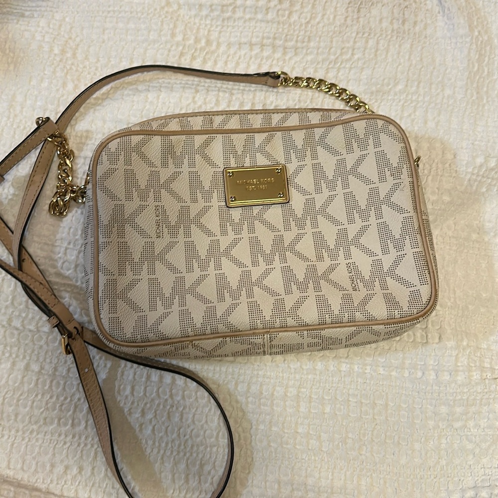 Micheal kors crossbody